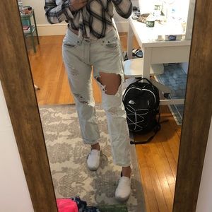 Light Wash Brandy Melville Destroyed Jeans!